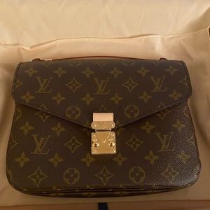 Brand new Louis Vuitton Pochette Métis